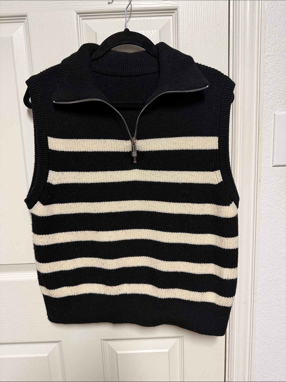Goelia Striped Black & Cream Zip-Up Sleeveless Sweater